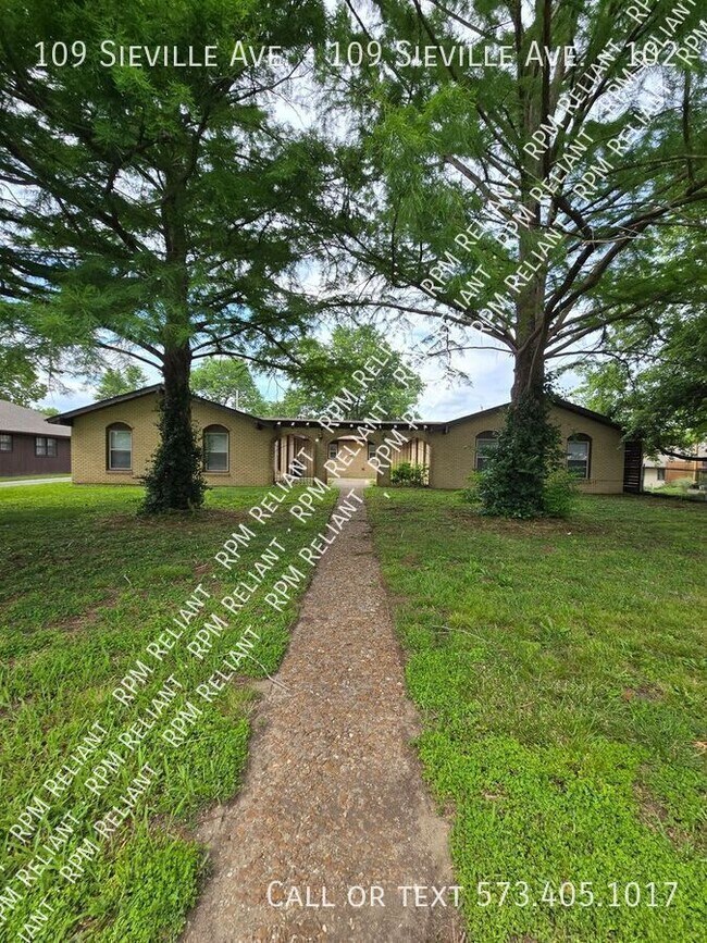 Building Photo - 109 Sieville Ave