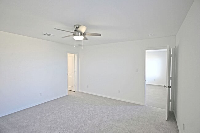 Building Photo - 2429 Legends Crk