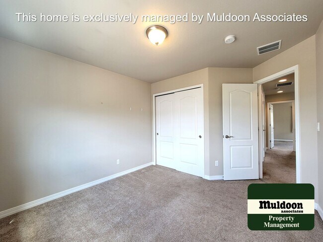 Building Photo - Charming 2-Story with Garden of the Gods V...