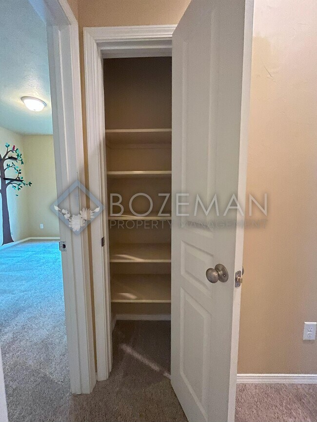 Building Photo - 270 Pond Lily Dr