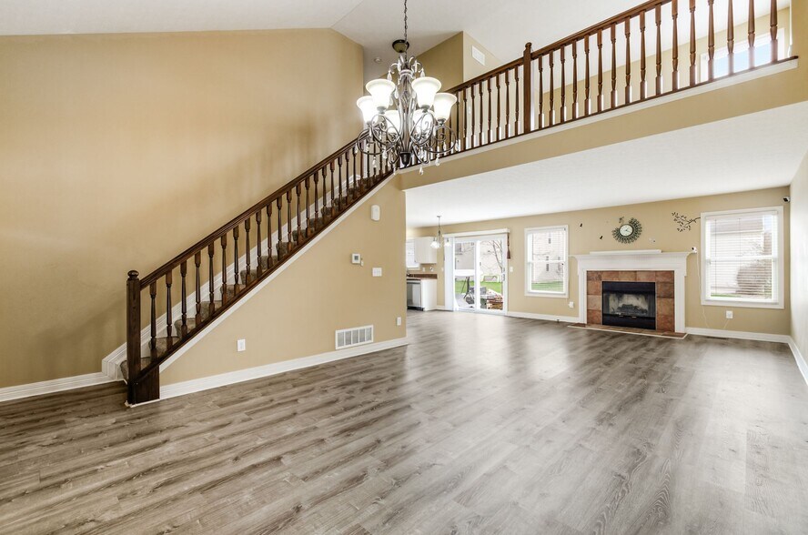 Building Photo - 8806 Emerald Hill Dr