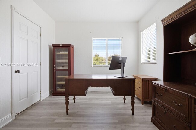 Building Photo - 20401 SW 48th Pl