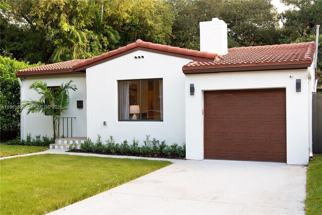 Building Photo - 360 NE 87th St