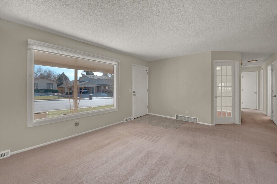 Building Photo - Updated 4-Bedroom Home in DTC – Vaulted Ce...