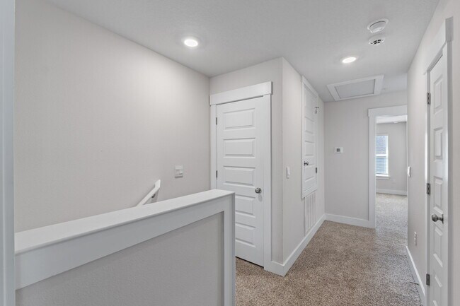 Building Photo - 9483 Nature Crk Cir