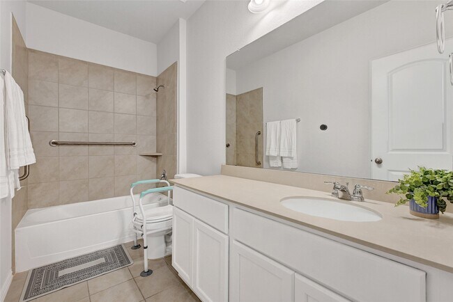 Building Photo - 562 Long Beach Bay Dr
