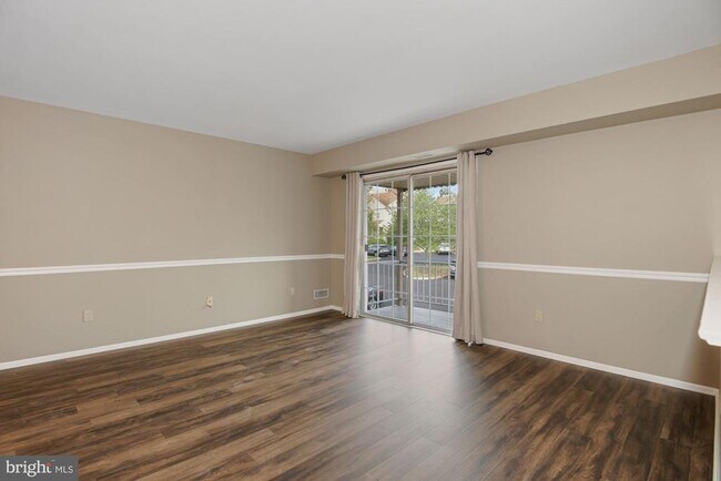 Building Photo - 1610 Society Pl