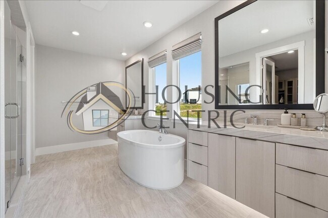 Building Photo - Unparalleled Executive Luxury Rental Home in Gated Community