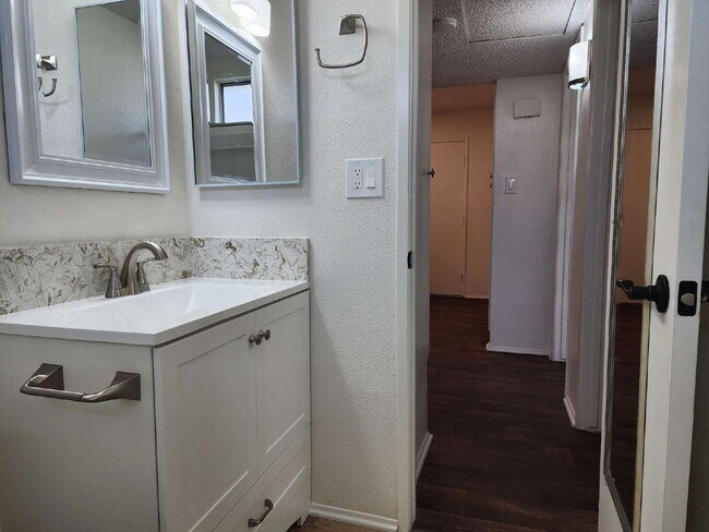 Building Photo - Costa Serena 55+.  2BR/1BA