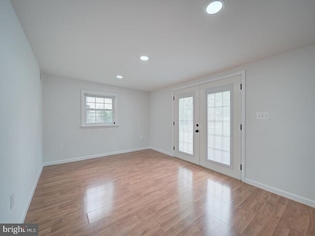 Building Photo - 6625 Harrison Ln
