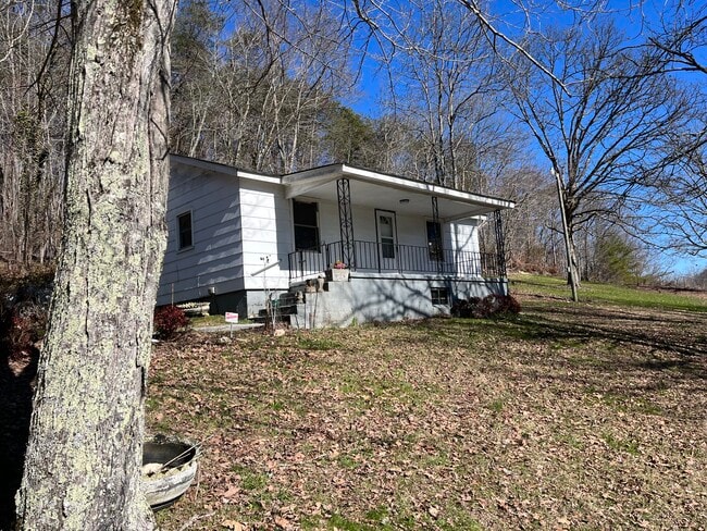 Building Photo - 125 Strawberry Ln