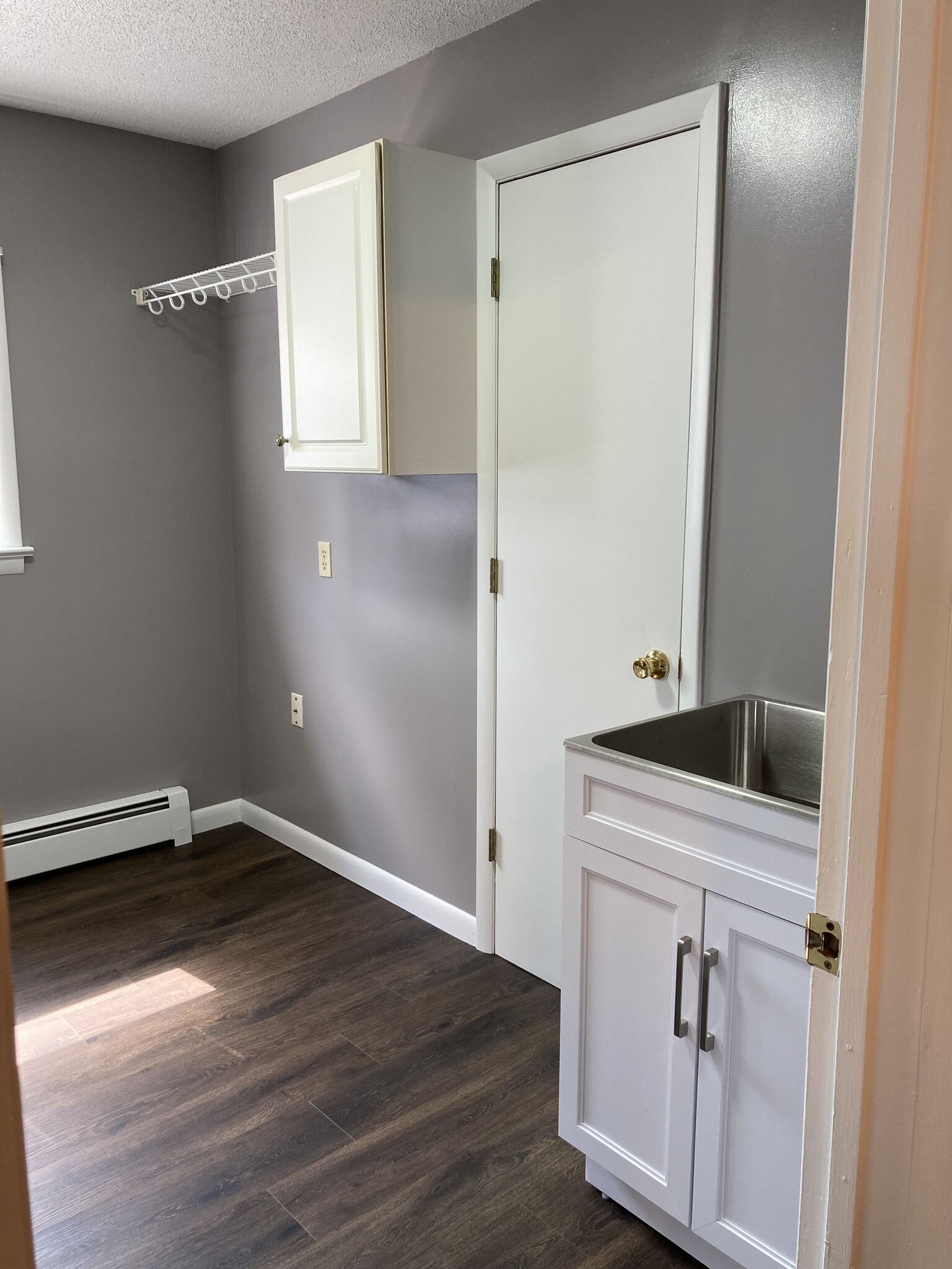 1st floor 1/2 bath/laundry - 314 11th St