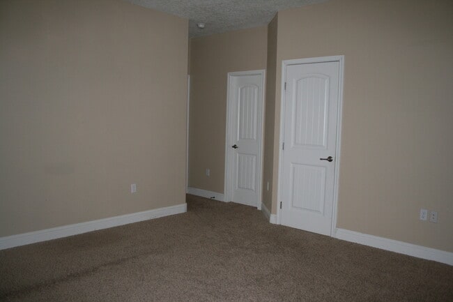 Building Photo - IMPRESSIVE HOME IN NEW SUBDIVISION NEAR HO...