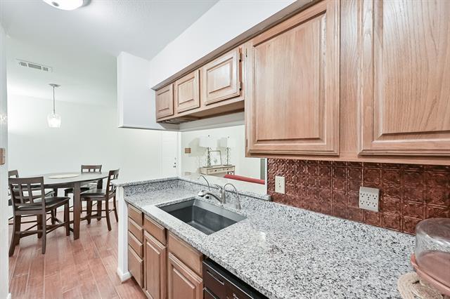 Building Photo - 2101 Friendly Dr