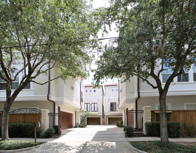 Building Photo - 707 Welch St