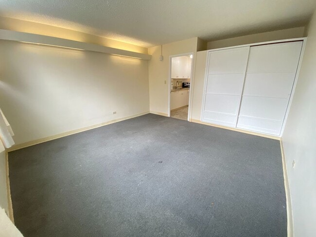 Building Photo - RYCROFT TERRACE- 1 Bed, 1 Bath, 1 Parking ...