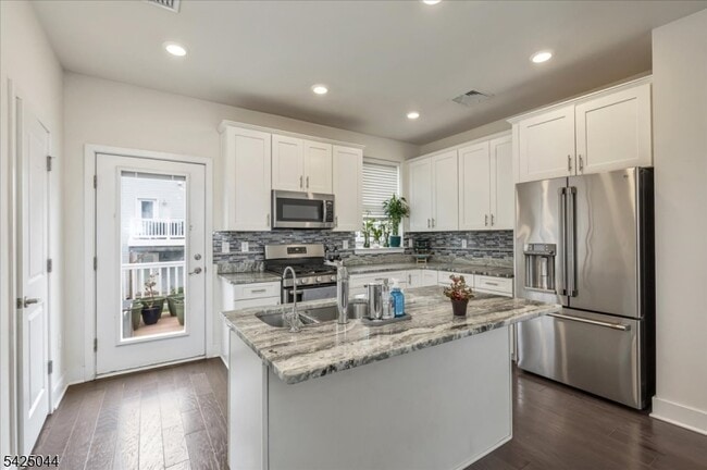 Building Photo - 309 Saratoga Ct