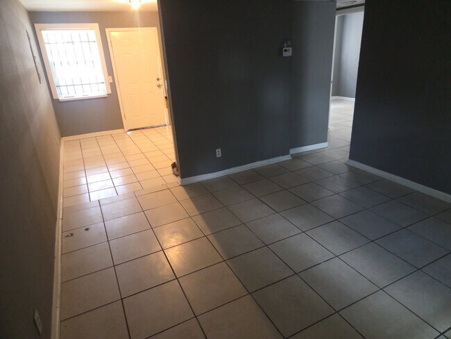 Building Photo - 1277 W 27th St