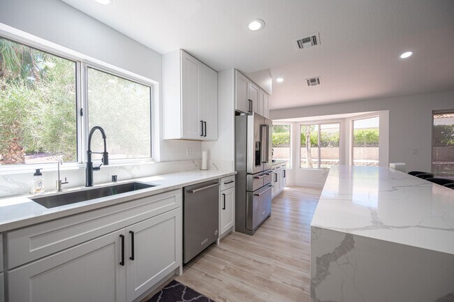 Building Photo - Sun CIty Summerlin 55+, Highly Upgraded, S...