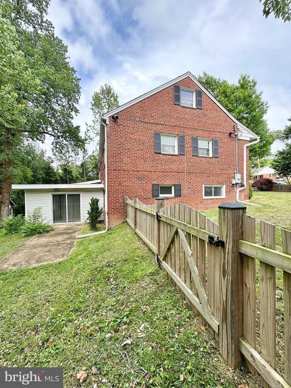 Building Photo - 3066 Valley Ln