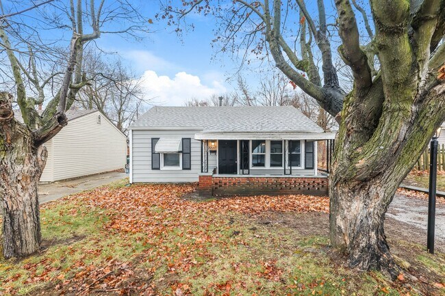 Building Photo - 2221 Cadie Ave