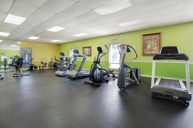 Building Photo - 2515 NE 2nd Ct