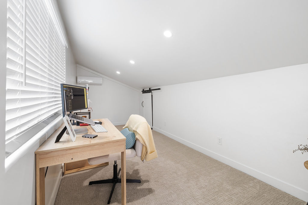 Building Photo - 236 Camellia Ln