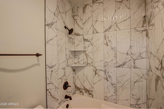 Building Photo - 1918 E Marilyn Rd