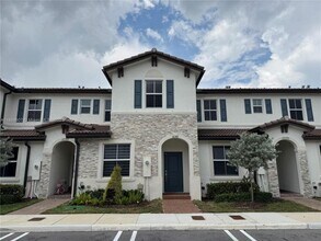 Building Photo - 3 bedroom in Miami FL 33167