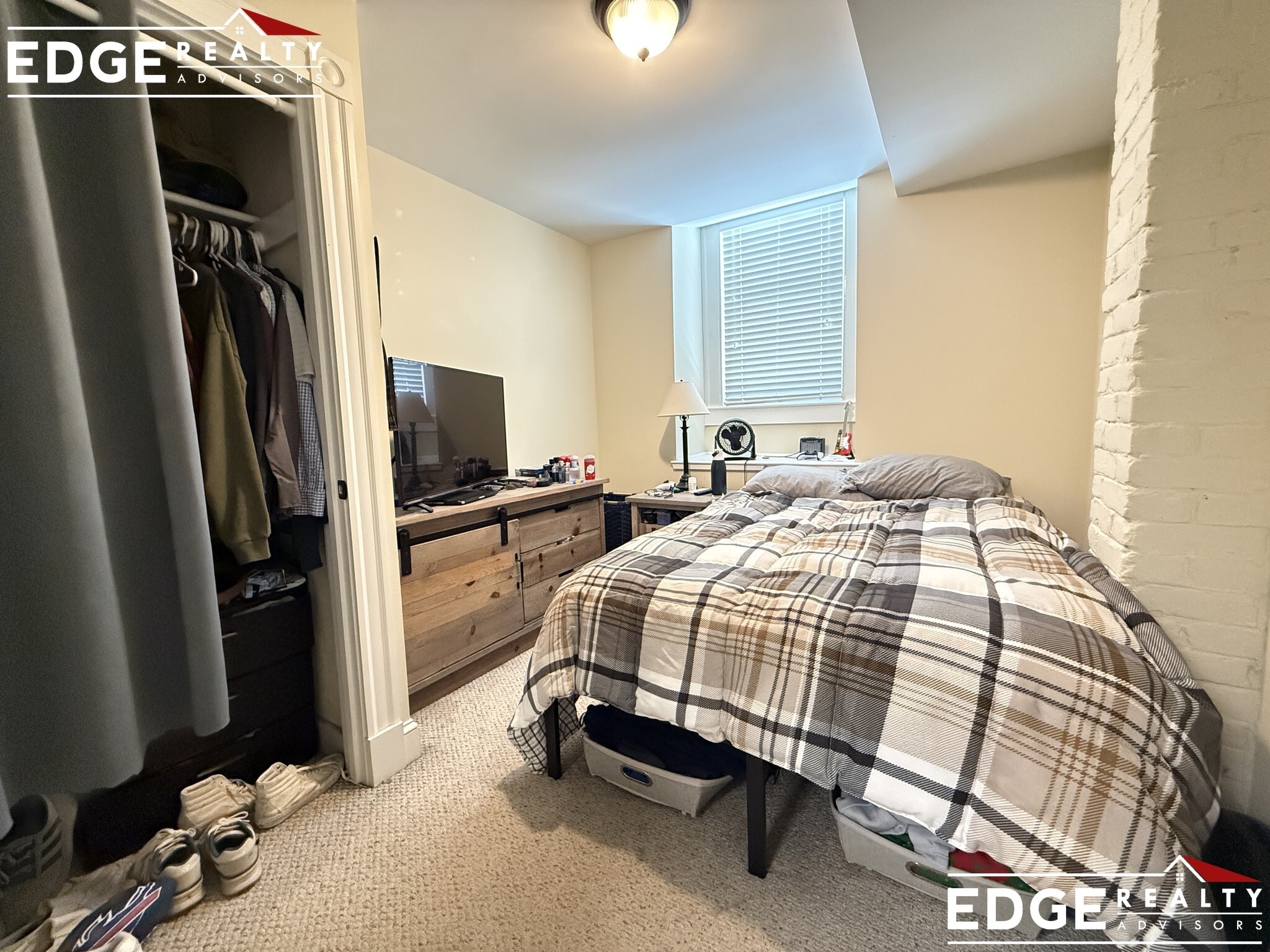 Building Photo - 91 Surrey St