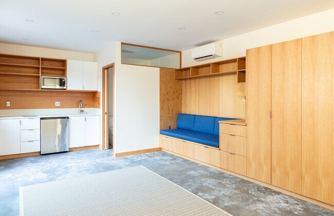 Building Photo - Modern, Standalone Studio in NE Portland R...