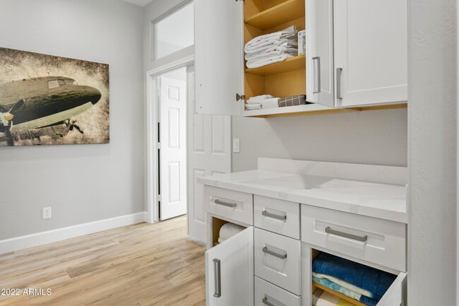 Building Photo - 7725 E Journey Ln