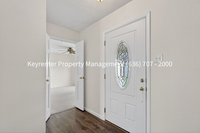 Building Photo - Spacious 3BR Home with Finished Basement in St. Charles