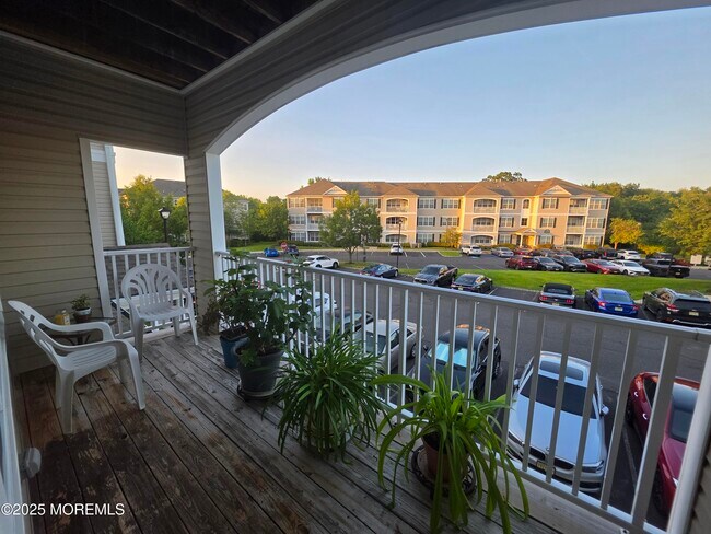 Building Photo - 625 Sloan Ct