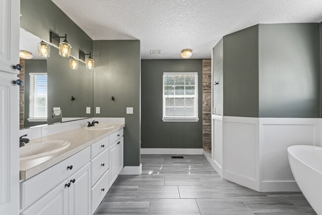 Building Photo - 15081 Widgeon Ave