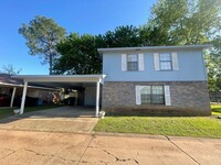 Building Photo - Carriage Square Charmer! Hurry Wont Last L...