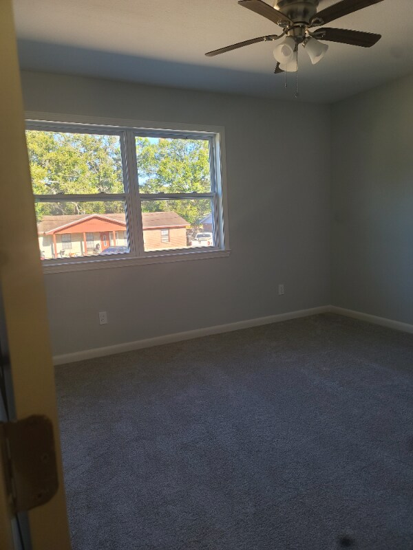 Building Photo - 4985 Catalina Cir