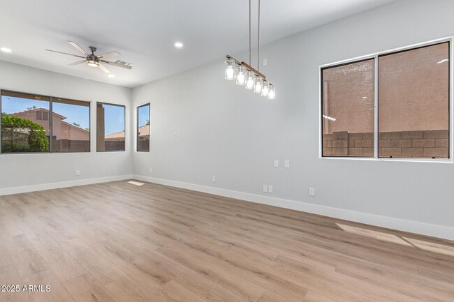 Building Photo - 13711 W Tara Ln