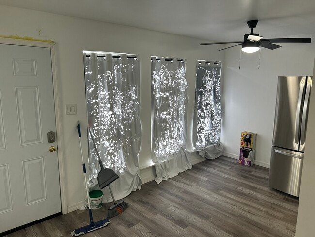 Building Photo - 3980 Crayrich Cir