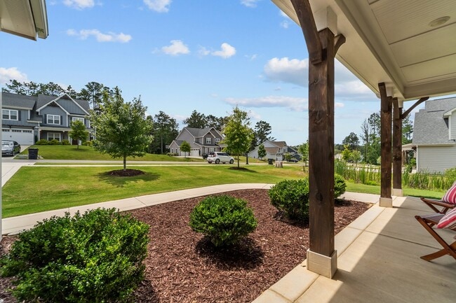 Building Photo - 130 Amelia Dr