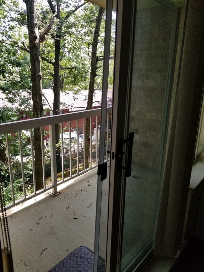 Building Photo - 121 Wellington Ct