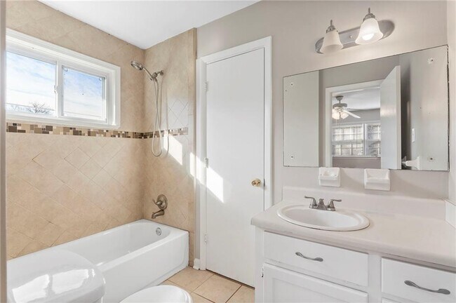 Building Photo - 320 Crossville Ct