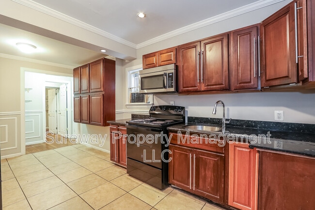 Building Photo - 2019 N Carlisle St