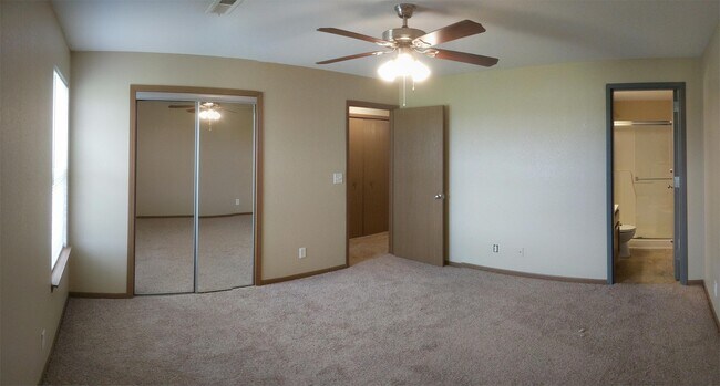 Building Photo - 901 Fall Mdw Ln