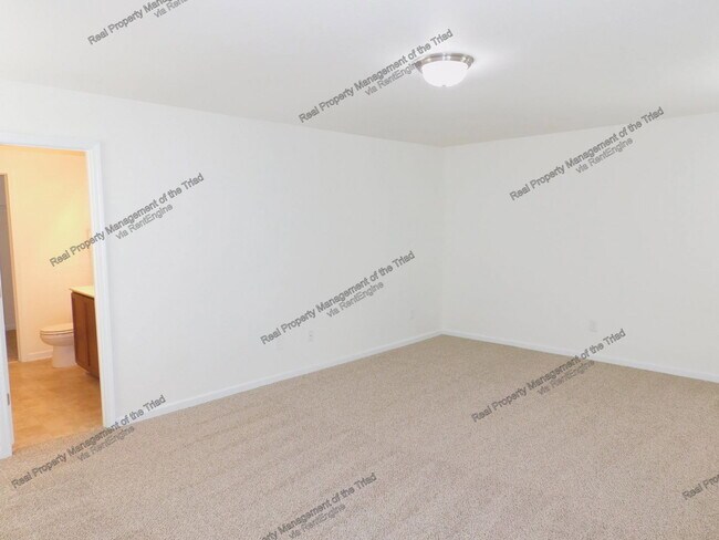 Building Photo - 4623 Chapel Ridge Dr