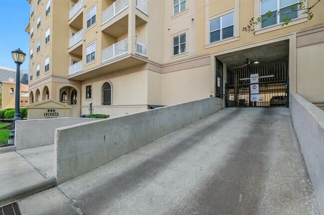 Building Photo - 2203 Dorrington St