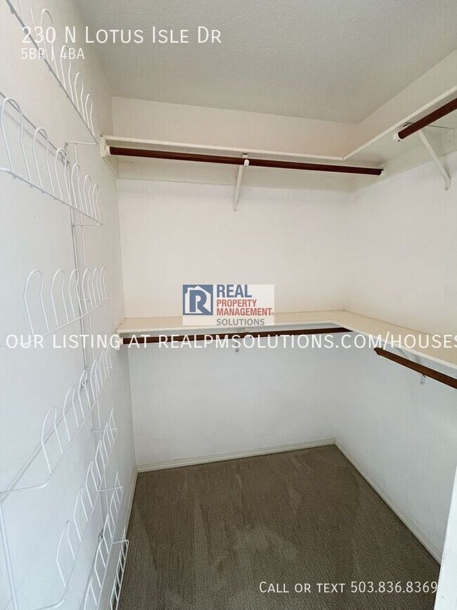 Building Photo - 230 N Lotus Isle Dr