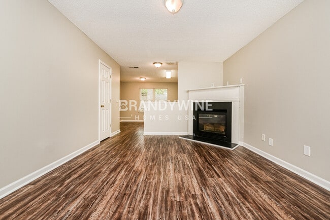 Building Photo - 283 Coral Cir