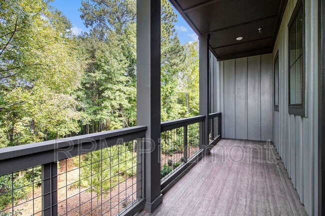 Building Photo - 205 Firefly Cir