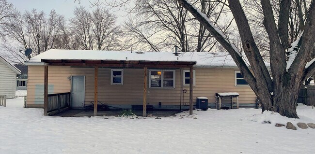 Building Photo - 1525 Carol Lynne Dr